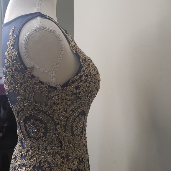 Dress - Picture 5 of 5